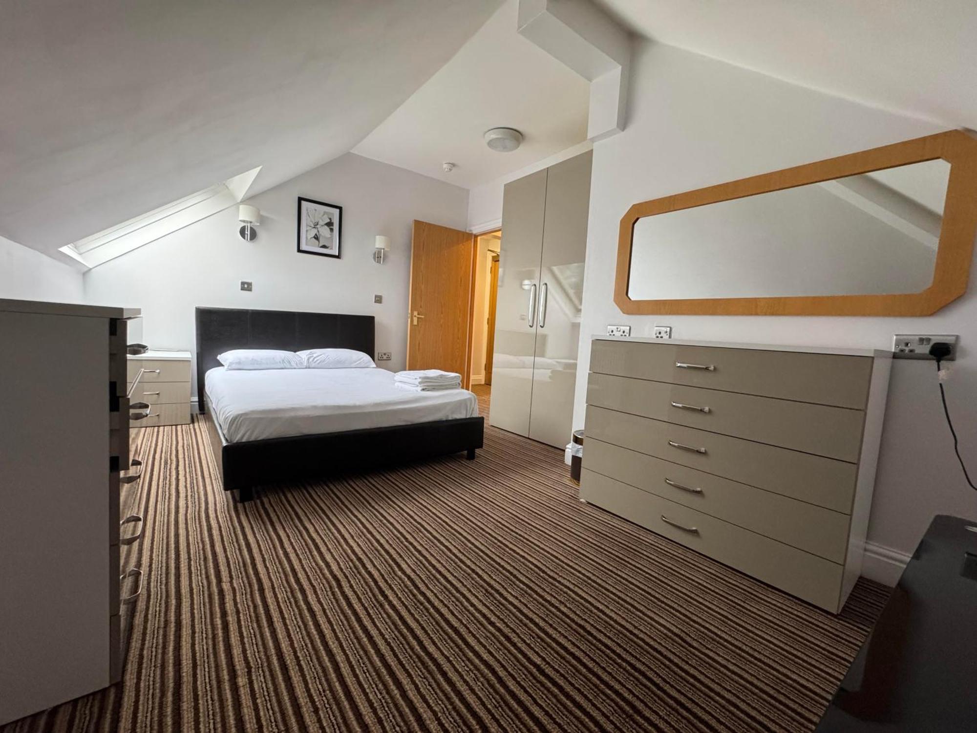 Parkside International Hotel Reading Esterno foto