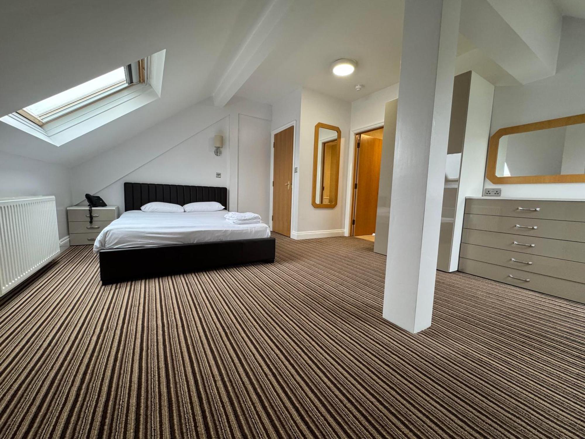 Parkside International Hotel Reading Esterno foto